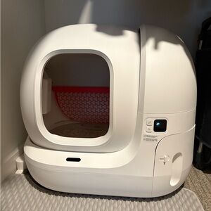 Petkit Smart Self-Cleaning Cat Litter Box - White